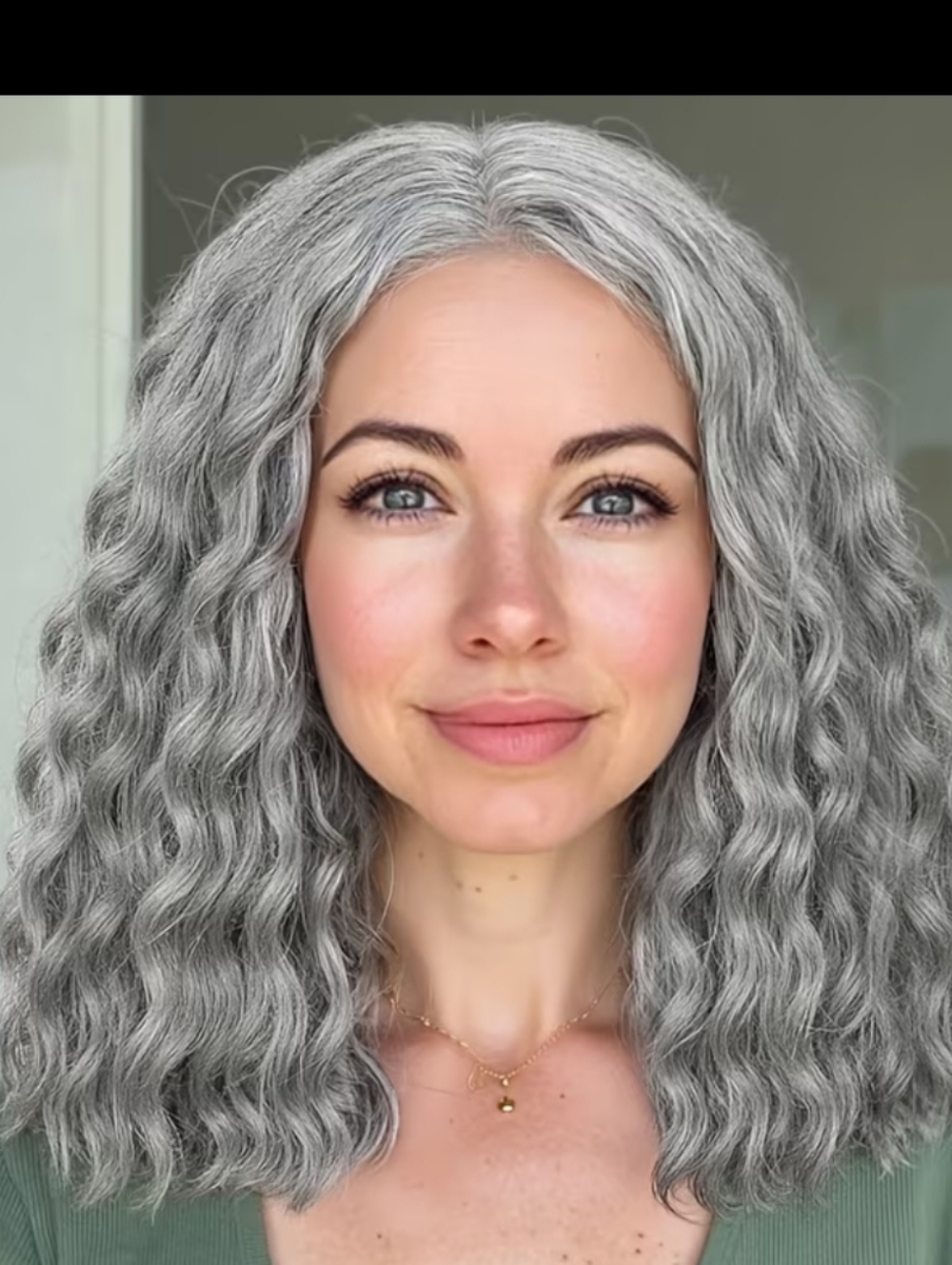 14 Inch Gray Curly Lace Front Middle Part Natural Wave Synthetic Hair Wig